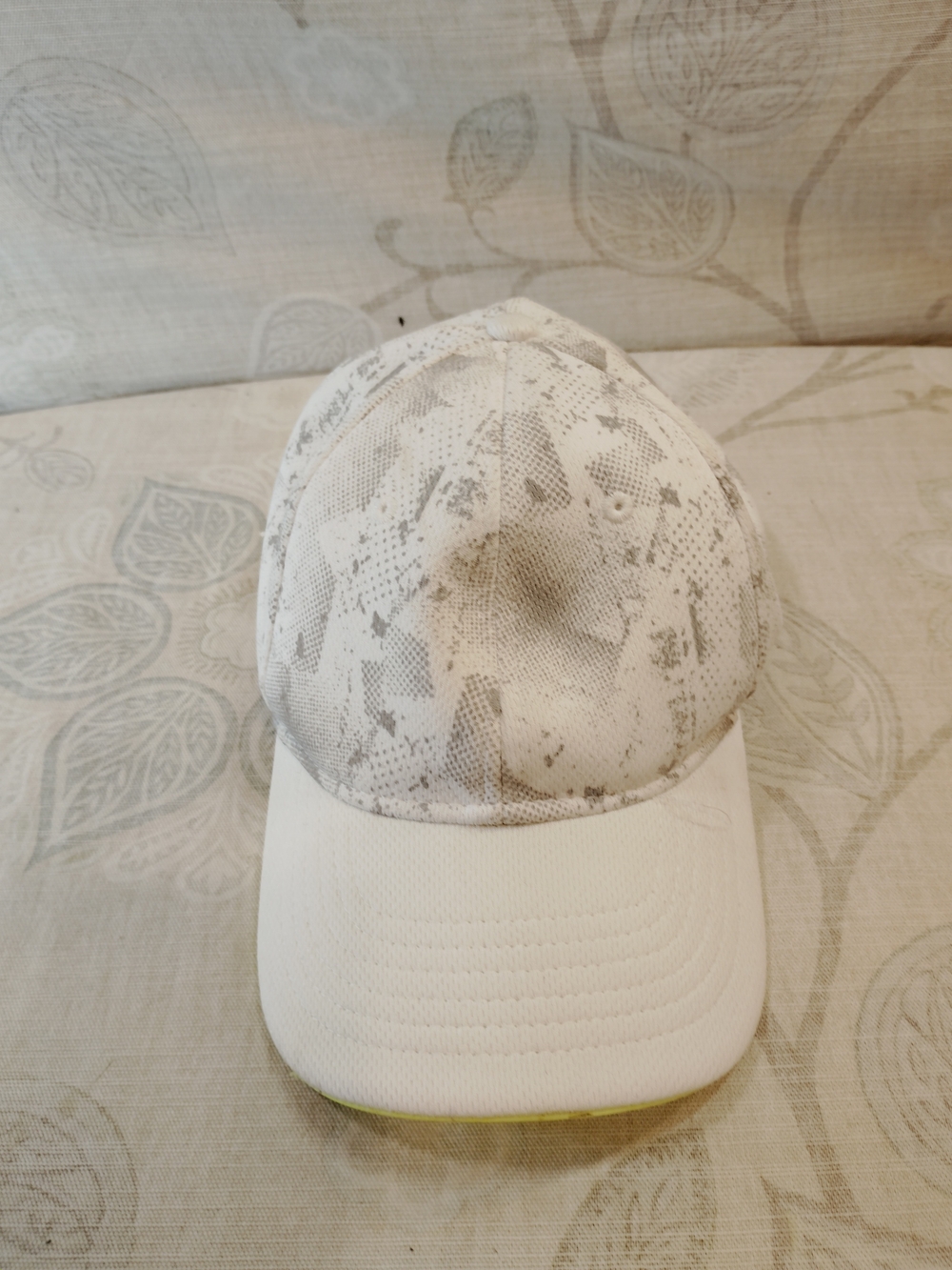 Athletic Works White and Light Gray Patterned Baseball Cap